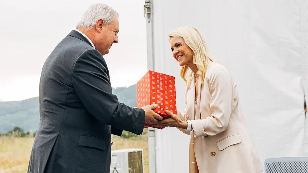 José Luís Gaspar and Sabrina Brossard during the inauguration of Conextivity Group’s new Amarante production site